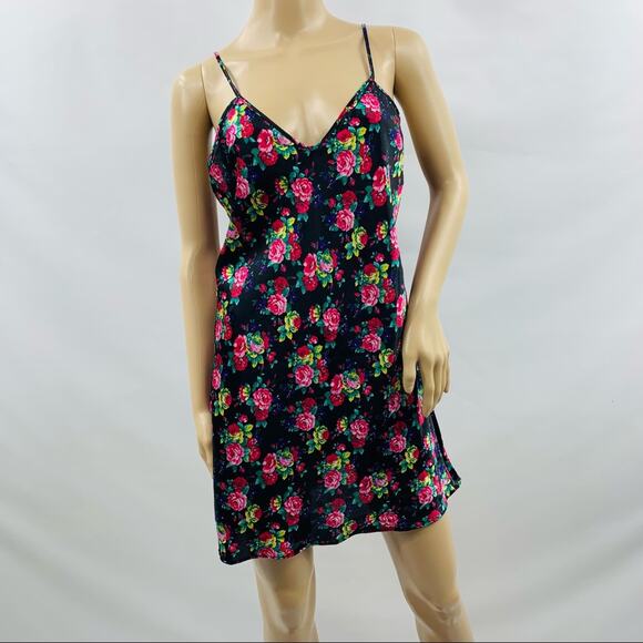 Val • Mode Lingerie Floral Rose Nightgown - Picture 2 of 8